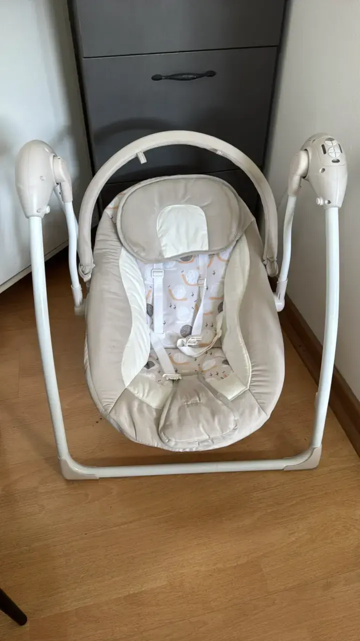 Columpio para bebé beige con arnés - 1