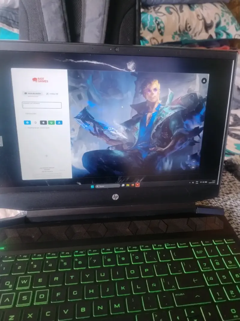 Laptop HP con teclado retroiluminado Ryzen 7 - 1