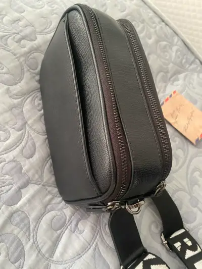 Cartera Karl Lagerfeld negra con diseño único - miniatura 6