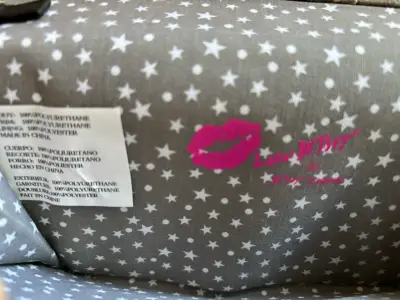 Bolso tote Betsey Johnson negro con diseño - miniatura 5