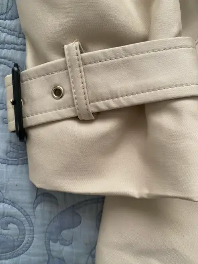 Trench coat beige Zara nuevo! con capucha TS - miniatura 6