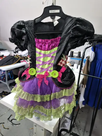 Disfraz infantil de bruja colorido talla 2 - miniatura 1