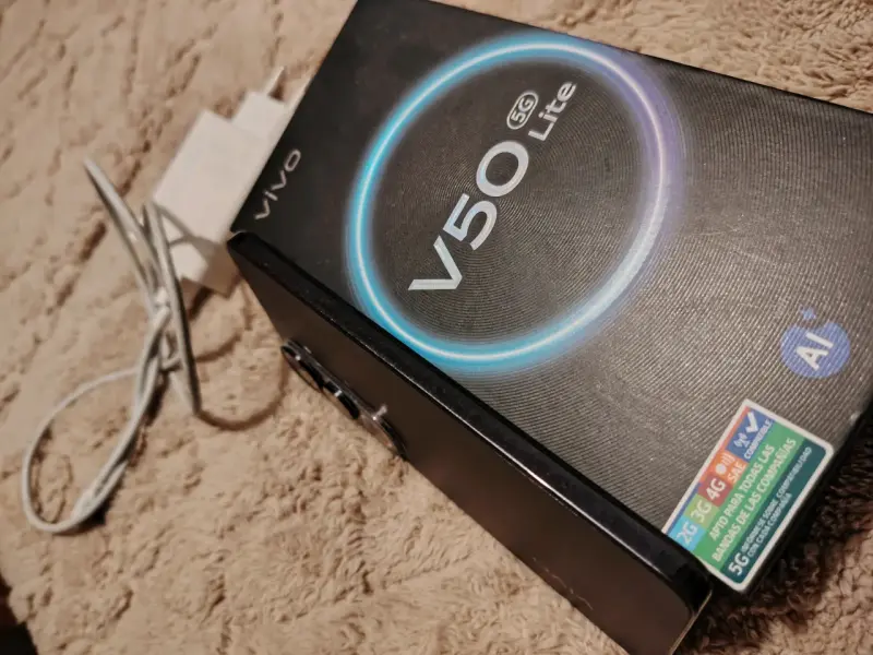 Smartphone Vivo V50 Lite 5G con cargador - 4
