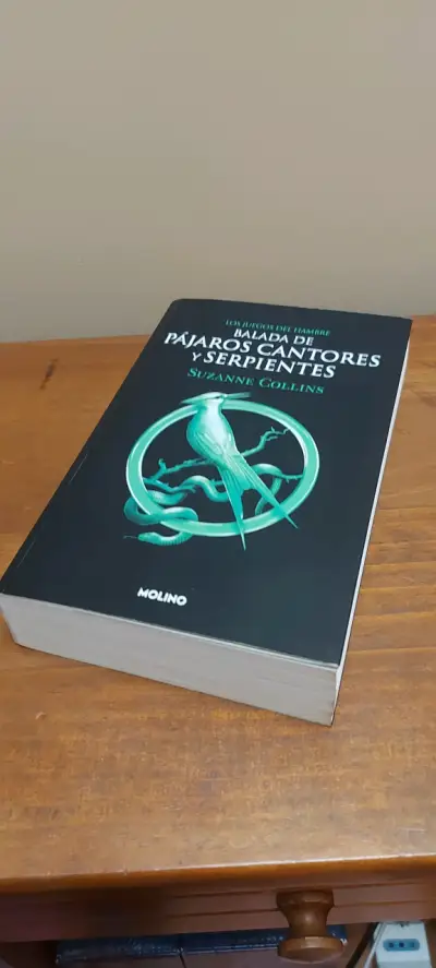 Libro 'Balada de Pájaros Cantores y Serpientes' - miniatura 4