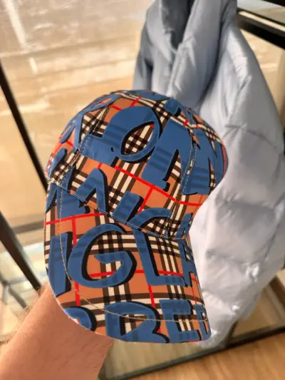 Gorra de diseño Burberry estilo casual - miniatura 2