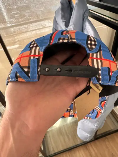 Gorra de diseño Burberry estilo casual - miniatura 4