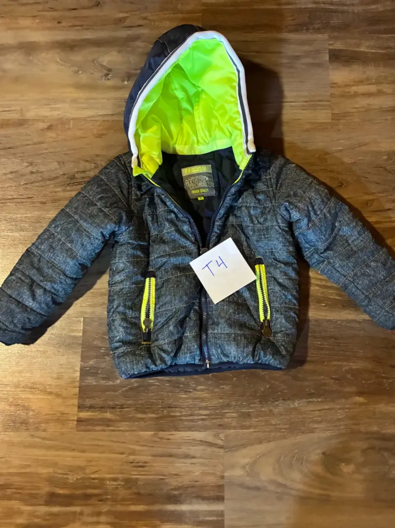 Chaqueta niño marca ficcus talla 4 - 1