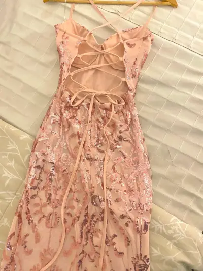Vestido de gala rosa con lentejuelas- Un solo uso - miniatura 3