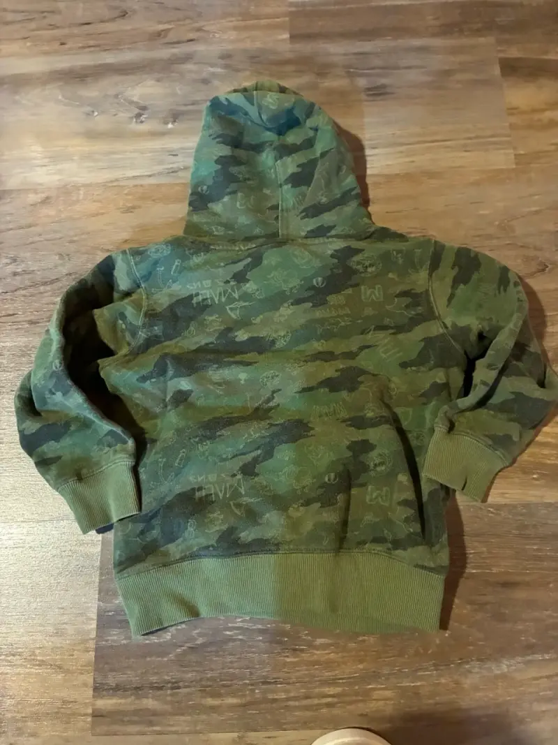 Polerón camuflado Maui & Sons para niño talla 4 - 2