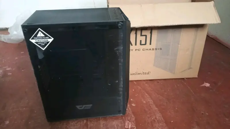 Gabinete para PC con vidrio templado