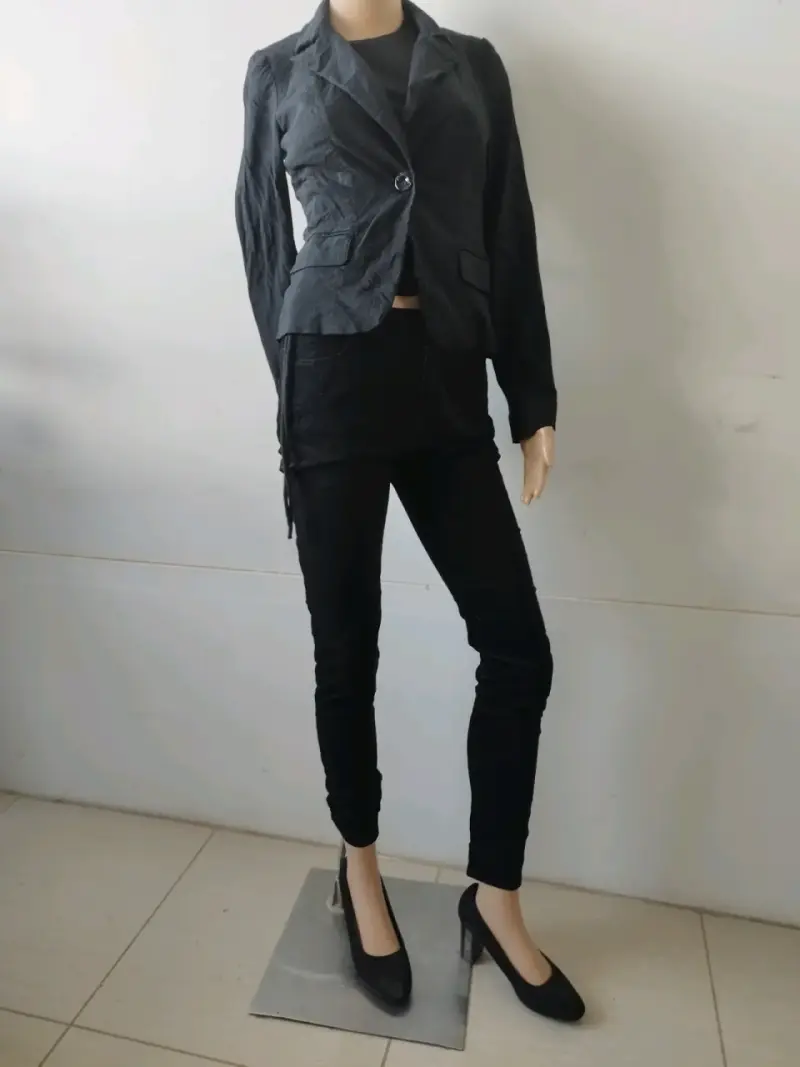 Blazer de mujer negro elegante - 1