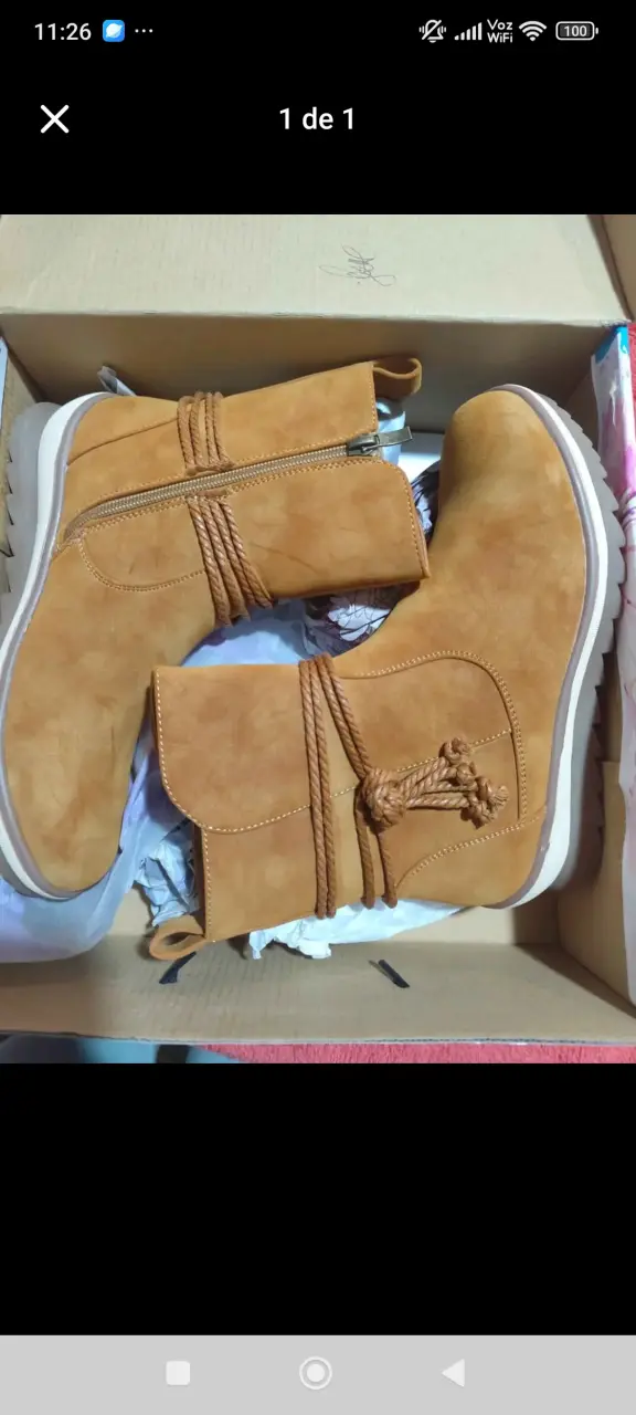 Botas de gamuza camel con cierre lateral
