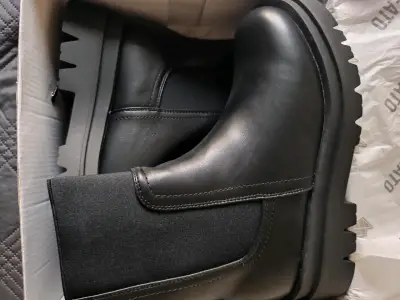 Botines de cuero negro con suela gruesa - miniatura 1
