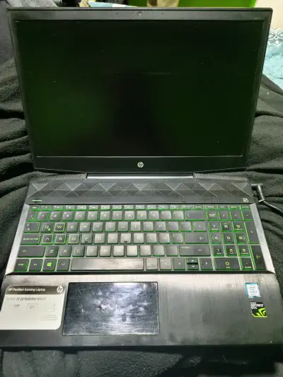 Laptop HP Pavilion Gaming - miniatura 1