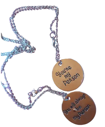 Collar doble con dijes grabados - miniatura 1