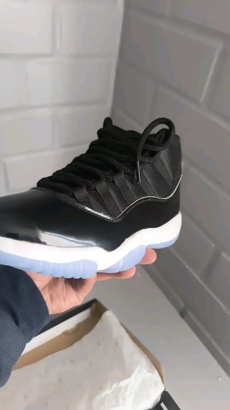 Zapatillas Air Jordan 11 Retro Black/Concord - 4