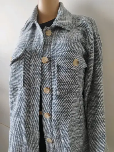 Chaqueta de lana gris con botones - miniatura 1