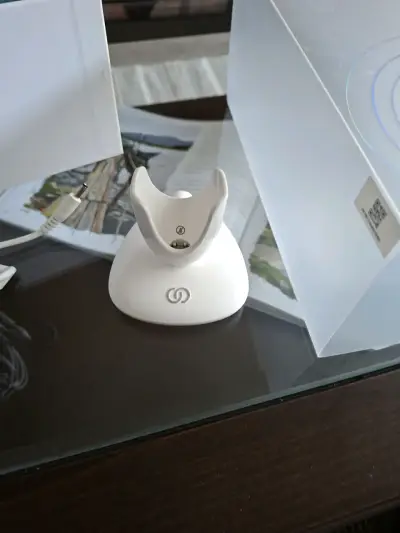 Cepillo facial LumiSpa con cargador - miniatura 5