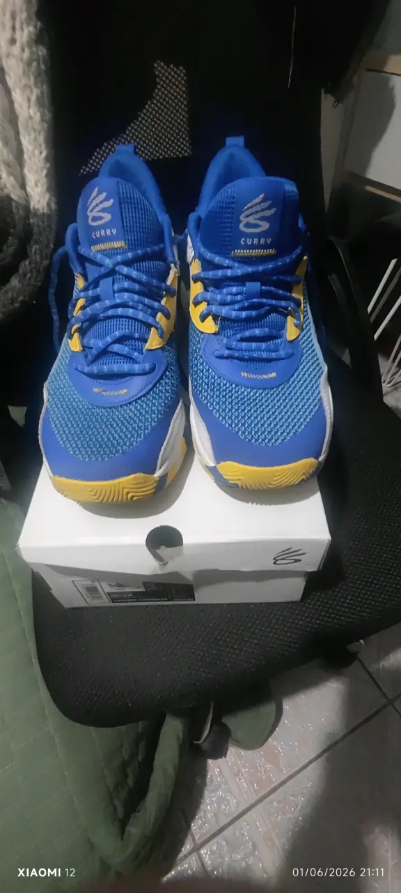 Zapatillas deportivas Curry azul y amarillo - 2