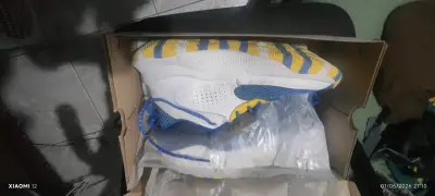 Zapatillas deportivas Curry azul y amarillo - miniatura 5