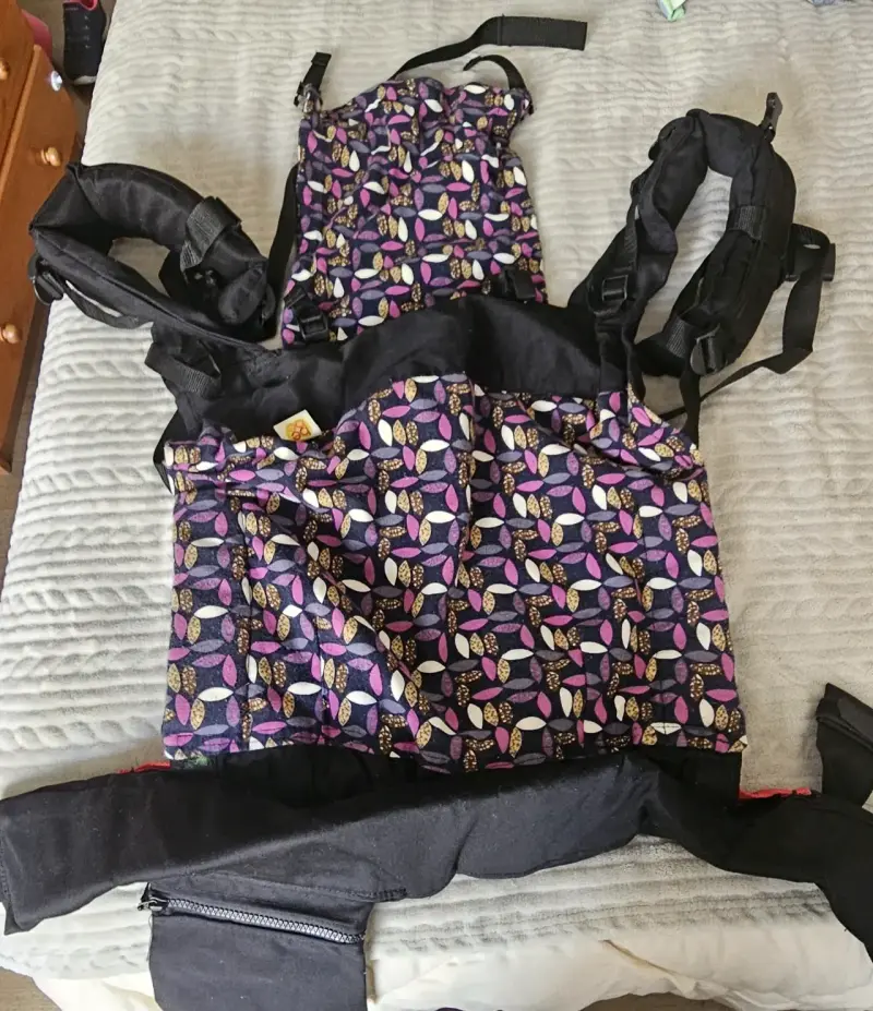 Mochila portabebé ergonómica estampada manzanitabb