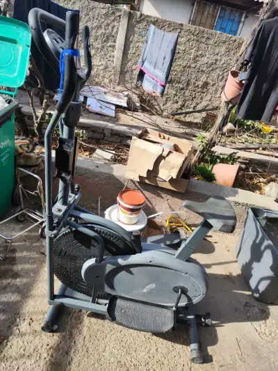 Bicicleta elíptica para ejercicio en casa - miniatura 1