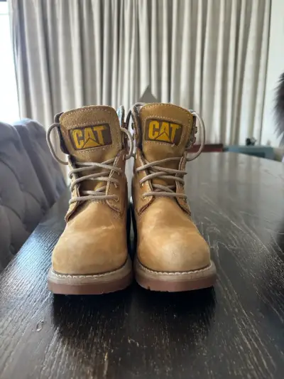 Botas Caterpillar de cuero beige con plataforma - miniatura 3