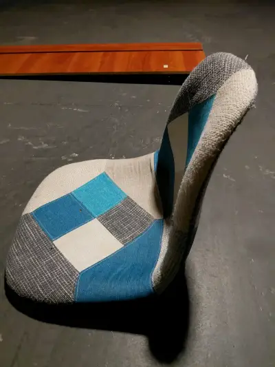 Silla moderna de diseño patchwork - miniatura 2
