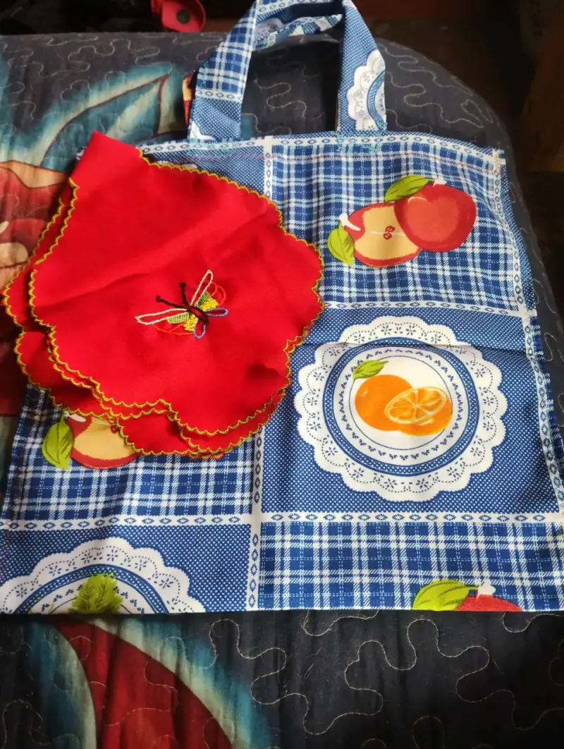 Bolsa de tela con diseño floral chileno - 3