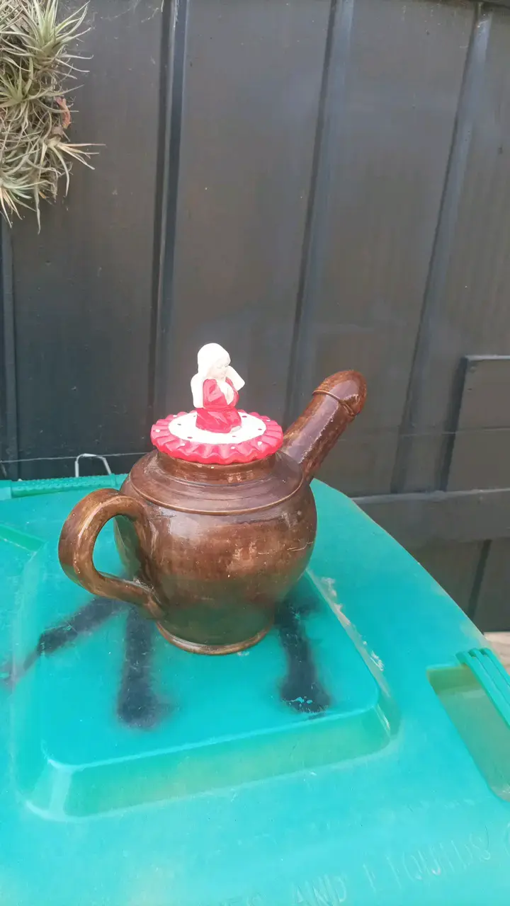 Tetera de cerámica con diseño único - 4