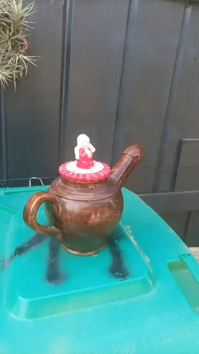 Tetera de cerámica con diseño único - miniatura 4