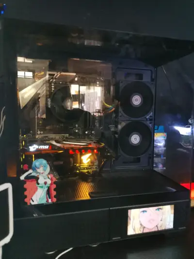 PC Gamer MSI con tarjeta gráfica - miniatura 1