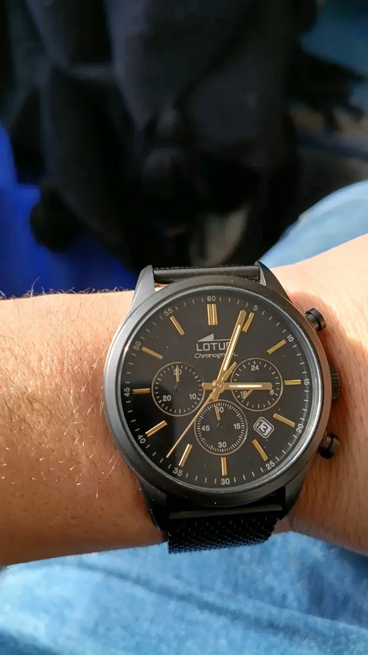 Reloj Lotus cronógrafo negro elegante