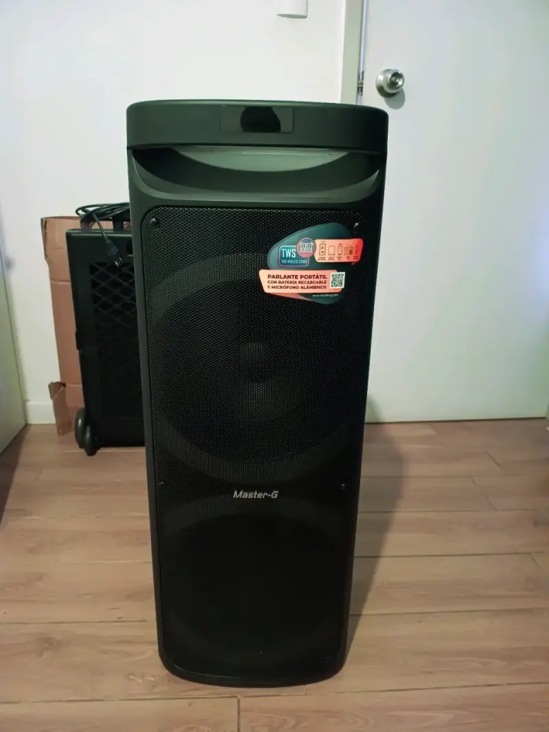 Parlante portátil Master-G con batería recargable - 1