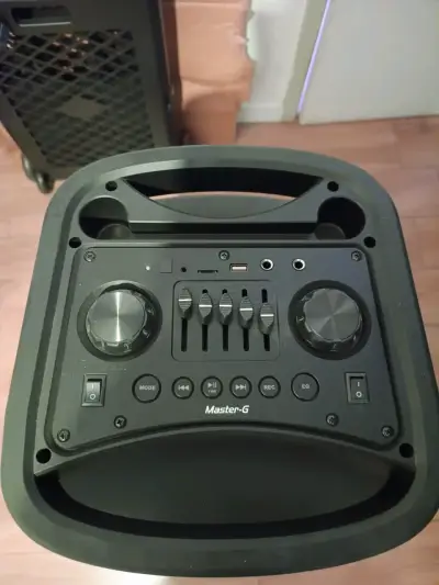 Parlante portátil Master-G con batería recargable - miniatura 2