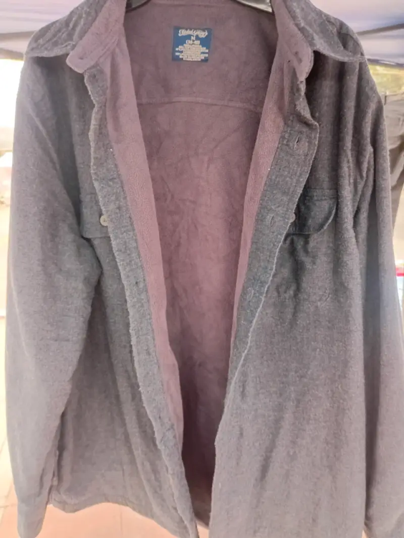 Camisa de franela y micropolar gris con bolsillos - 2
