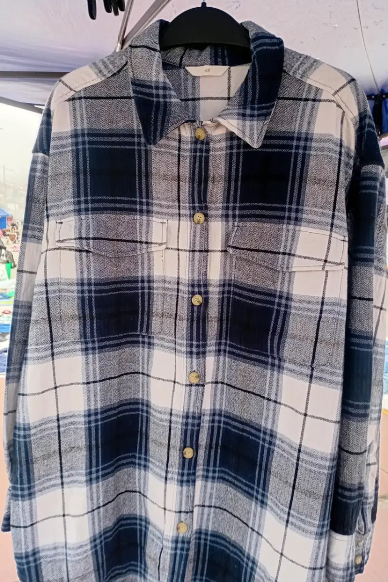 Camisa gruesa de algodon a cuadros H&M - 1