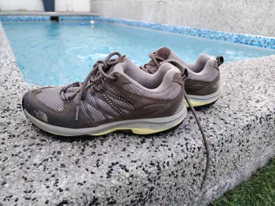 Zapatillas de trekking The North Face marrones - miniatura 2
