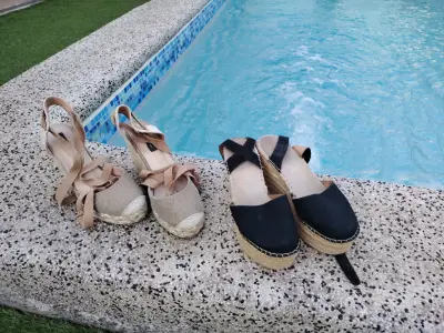 Sandalias de cuña Pollini en colores variados - miniatura 2