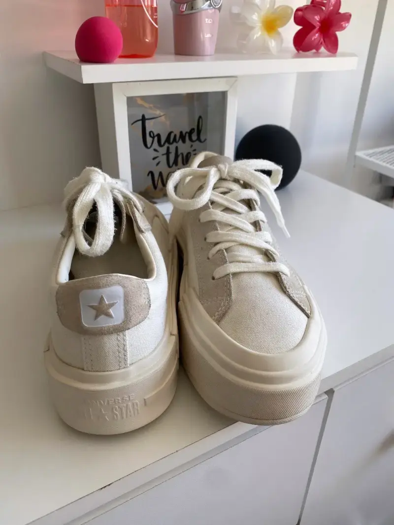 Zapatillas blancas casuales de lona - 4