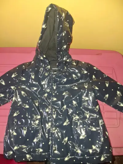 Chaqueta impermeable infantil con capucha - miniatura 1