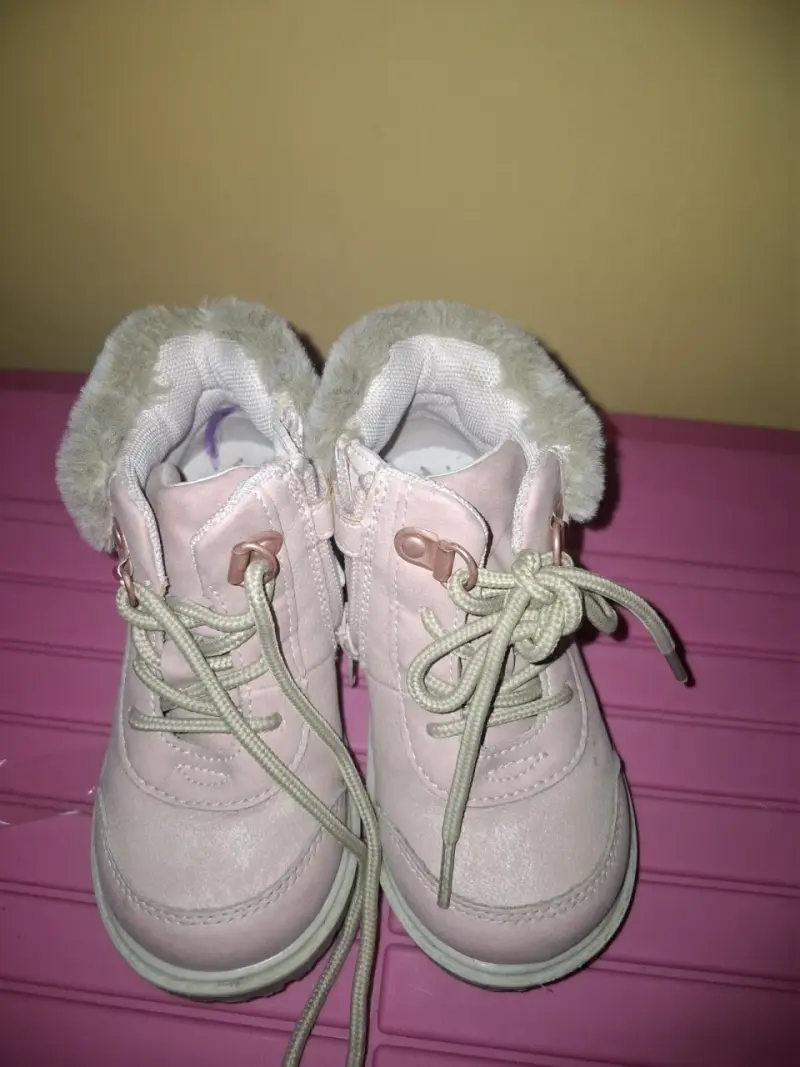 Botas rosadas para niña con forro cálido - 4