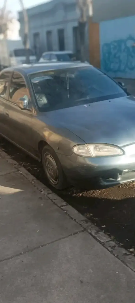 Auto Hyundai usado en buen estado - 4