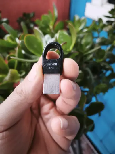 Pendrive Maxell 64GB compacto USB - miniatura 1
