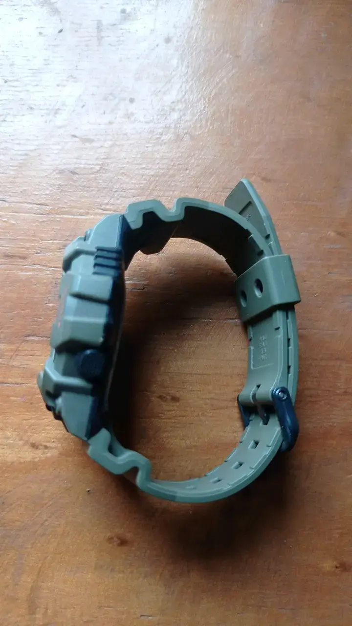 Reloj Casio resistente al agua con batería de 10 años - 2
