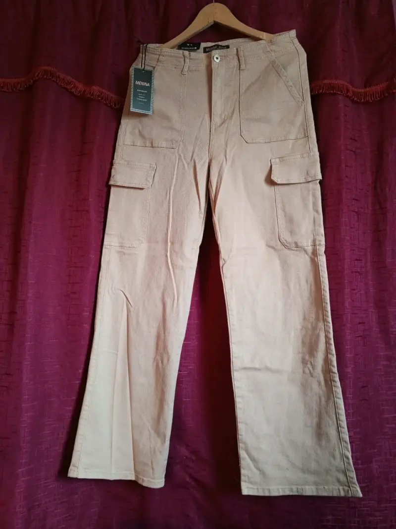 Pantalones cargo beige