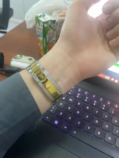 Reloj de pulsera bicolor elegante - miniatura 2