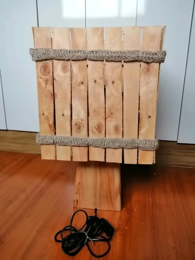 Lámpara de madera de Ciprés artesanal - 1