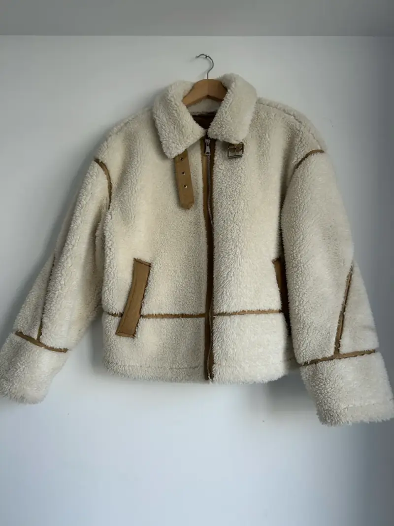 Chaqueta chiporro beige con detalles marro - 1