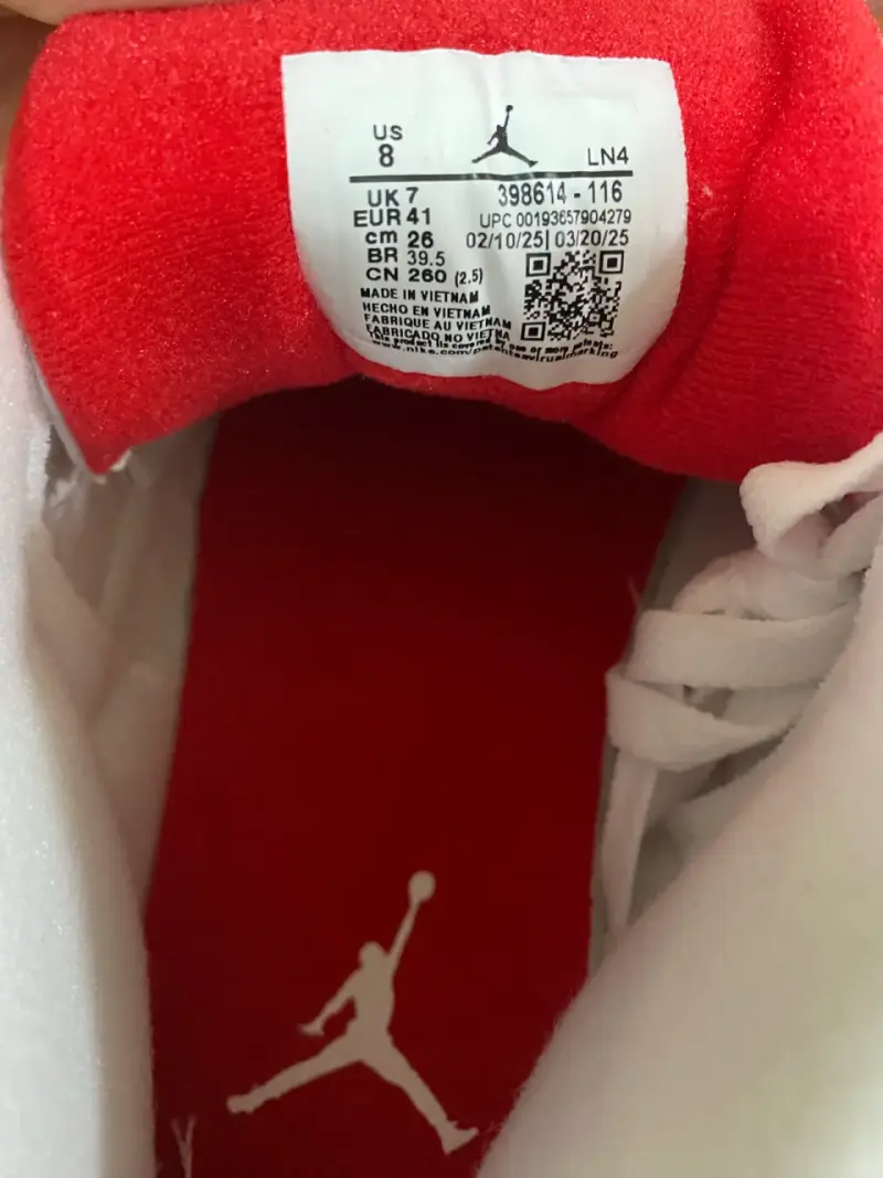 Zapatillas deportivas Air Jordan blancas y rojas - 4